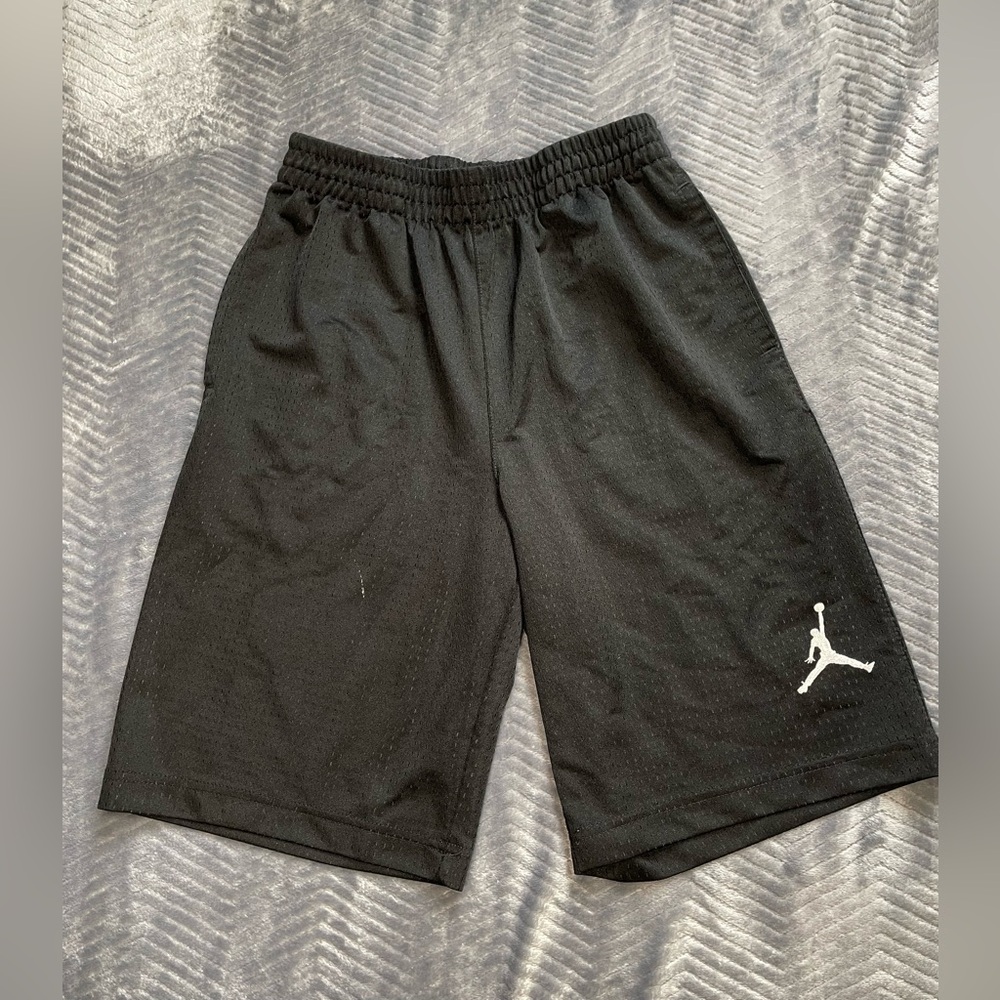 Boys Jordan Mesh Basketball Shorts Black Large 12-13